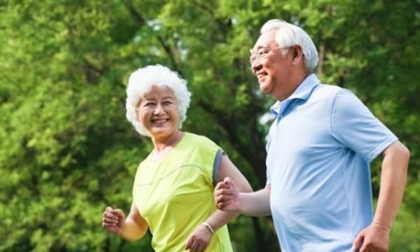 牛仔外套建议多久洗一次,衣服穿几天洗一次最好图8