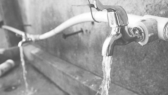 浪费水的现象图片,浪费水的现象有哪些图3