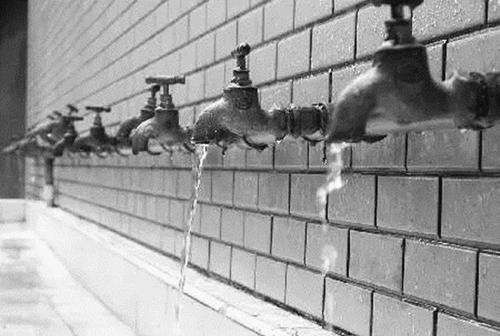 浪费水的现象图片,浪费水的现象有哪些图4