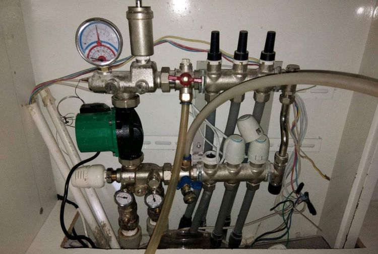 家里想装地暖，想知道如果冬天不开启的话，地暖管子会不会结冰冻坏