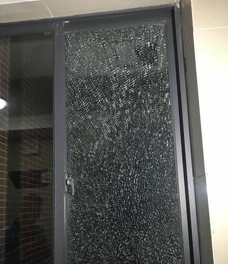 天冷了，玻璃结冰怎么办