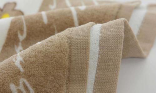 毛巾怎么洗又白又软啊，怎么越洗越硬呢