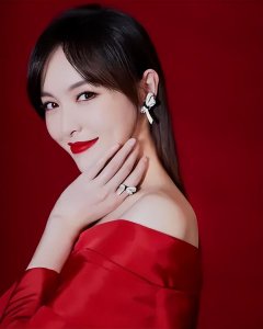 ​邱泽唐嫣在一起过吗（邱泽唐嫣谈了几年恋爱）