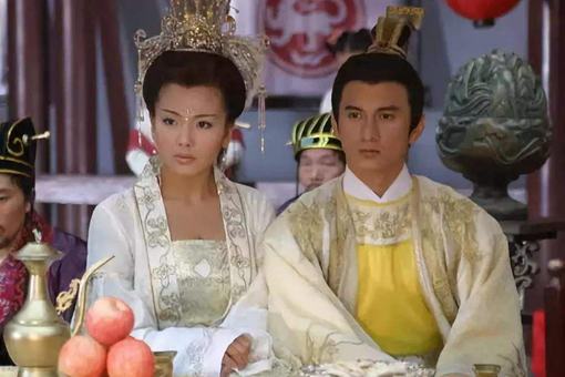 小周后是怎么气死大周后的?小周后是怎么上位的? 小周后是怎么气死大周后的?小周后是怎么上位的?