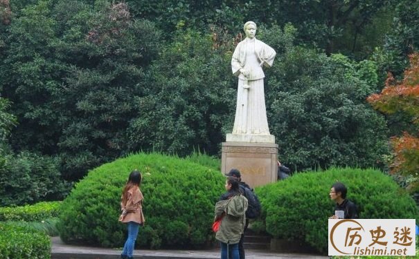 秋瑾是怎么死的 秋瑾的墓在哪里