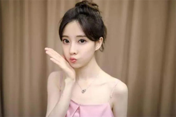 冯提莫为什么封禁?没有被封禁(只是热度下降)