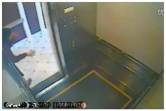 可人的电梯门为什么不闭 蓝可人终归瞅睹了什么还干出诡异举措