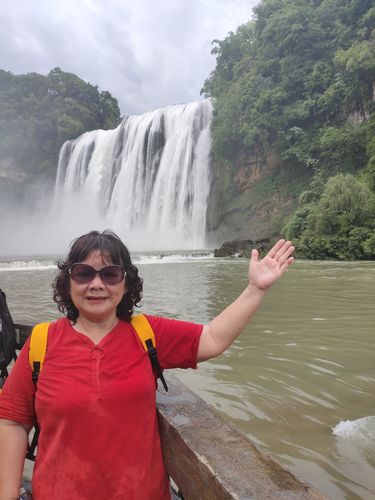 第一天：都江堰—黄果树瀑布—黄果树瀑布森林公园—青岩古镇