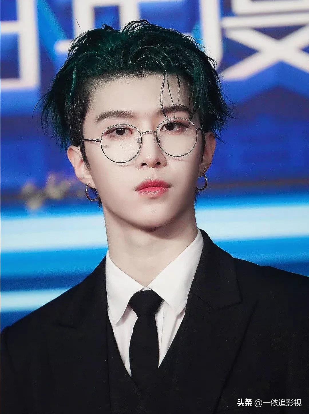 范丞丞：颜值高气质出众掩盖不住，自说出道后还被星探发小卡片呢