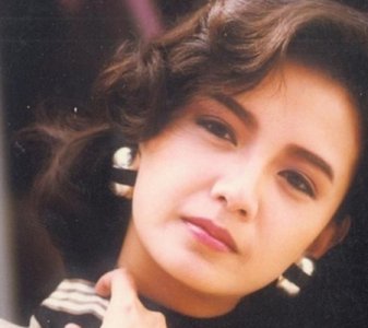 ​曾华倩年轻时照片真漂亮 曾经是梁朝伟的女朋友