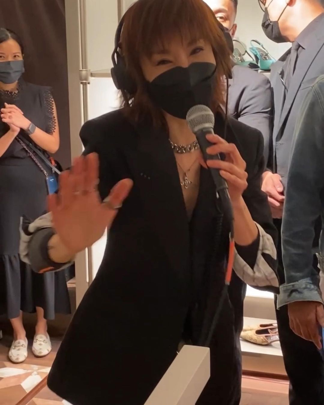 张曼玉罕有露面状态依然 打碟High爆全场