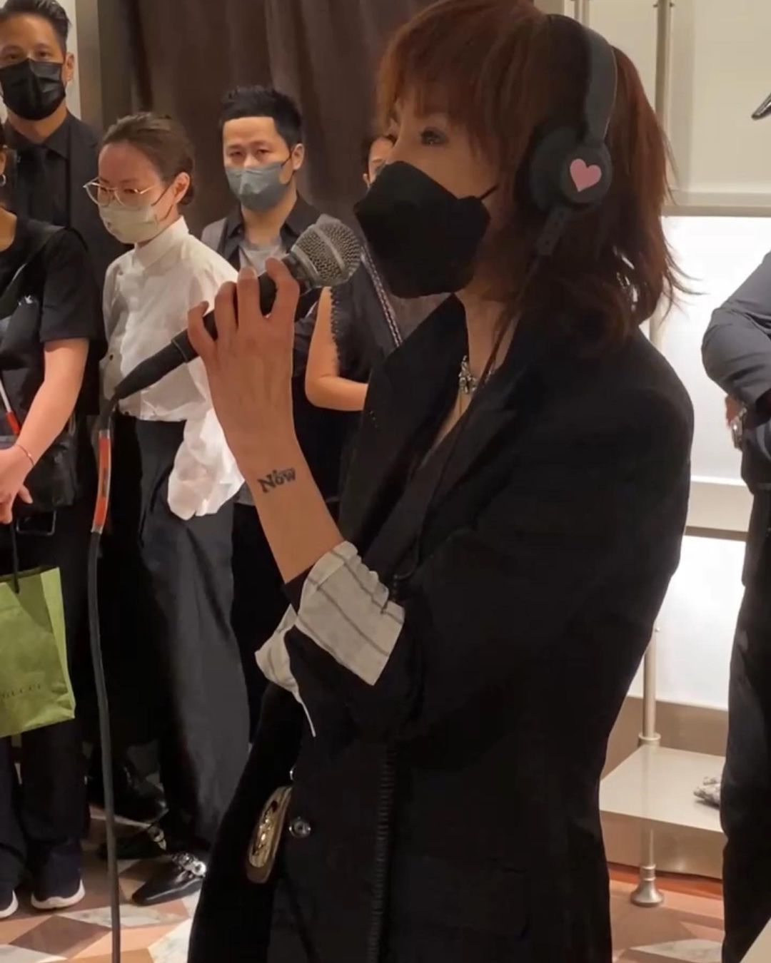 张曼玉罕有露面状态依然 打碟High爆全场