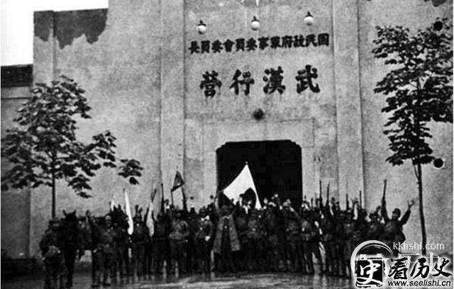 武汉会战蒋介石亲自坐镇指挥 却节节败退