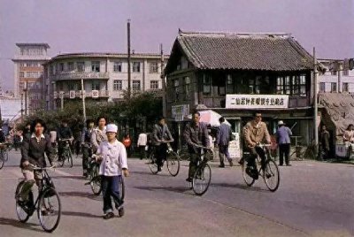 ​承德避暑山庄门外有个小吃街：你还记得居仁里胡同吗？