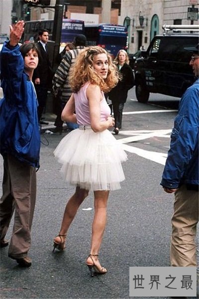 地球上最著名的10条裙子，梦露的小白裙价值560万美元
