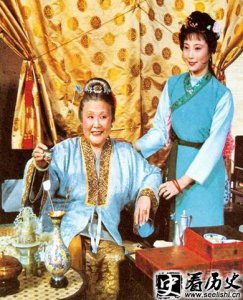 ​红楼梦中赵姨娘与鸳鸯之间有何恩怨