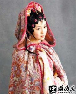 ​贾迎春另类的绰号二木头介绍