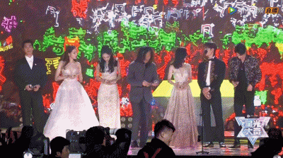 ​杨幂赵丽颖热巴罕见同框，同穿星光礼服，三人气场高下立现