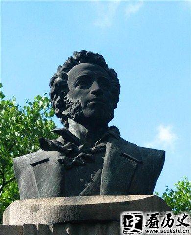 普希金雕像