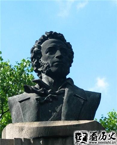 普希金雕像