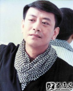 ​罗文黄昏歌曲