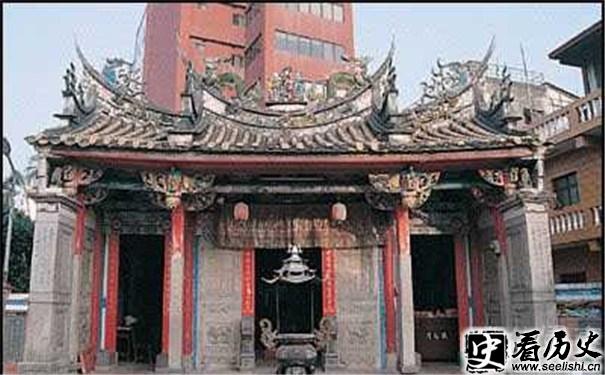 发生戴潮春事件的义民庙大门