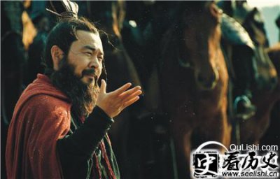 ​曹操居然对女人下手狠辣 睡觉时砍杀掖被女子