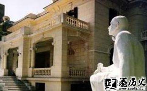 艾哈迈德?邵基博物馆和艾哈迈德?邵基塑像