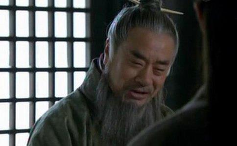 张昭主张投降曹操,为什么江东却如此敬仰他?