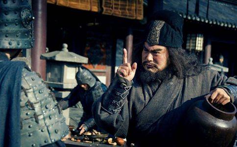 为什么关羽张飞面对徐庶和诸葛亮是两种完全不同的态度?