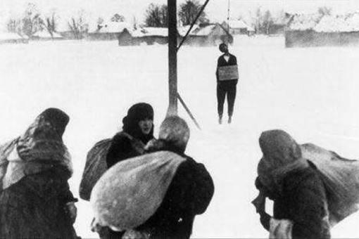 苏联女英雄卓娅是怎么死的?