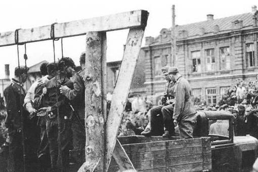 苏联女英雄卓娅是怎么死的?