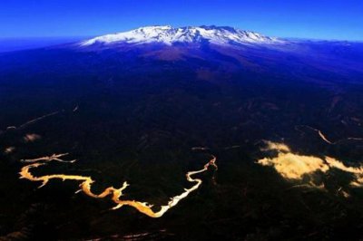 ​传说中国有快宝地,人死了后都往里面埋