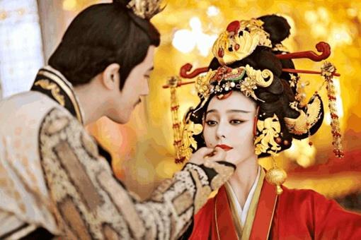 张氏兄弟一起上武则天是怎么回事?