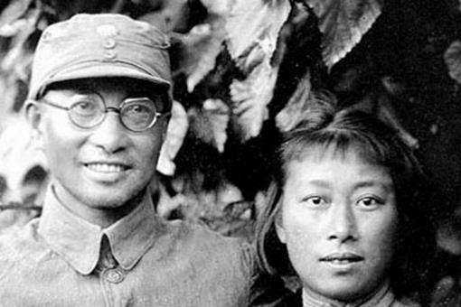 一军中女护士当年救下一小兵,22年后小兵成为了司令