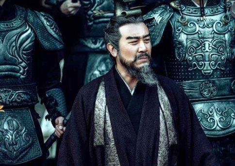 曹操是怎么收服人心的?