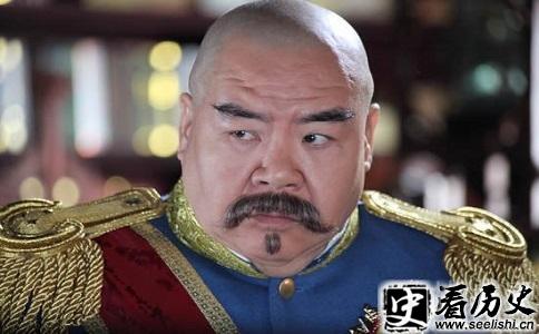 郑则仕饰演的袁世凯