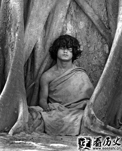 尼泊尔灵修少年照片