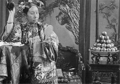​光绪和慈禧是什么关系（光绪为什么管慈禧叫亲爸爸）