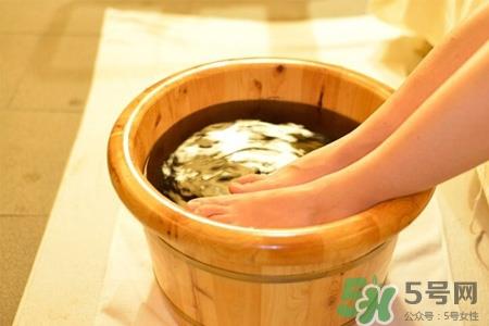 艾草可以天天泡脚吗?艾叶泡脚多久一次最好? 艾草可以天天泡脚吗?艾叶泡脚多久一次最好?