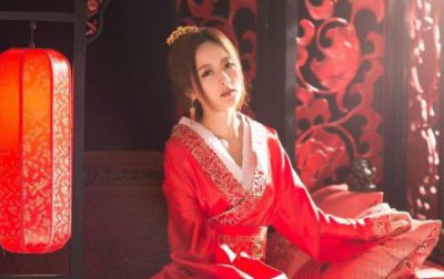 ​被皇上强行带入宫中的民间美女，最后下场凄惨