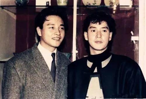 1981年,张国荣和宿命中的两个白衣少年在中环相遇