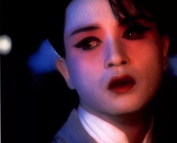 1981年,张国荣和宿命中的两个白衣少年在中环相遇