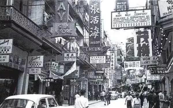 1981年,张国荣和宿命中的两个白衣少年在中环相遇