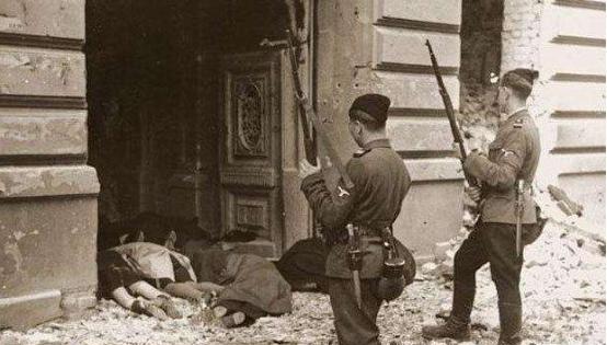 二战时納粹党的头目希特勒, 为何要对犹太人大肆屠杀 有何隐意