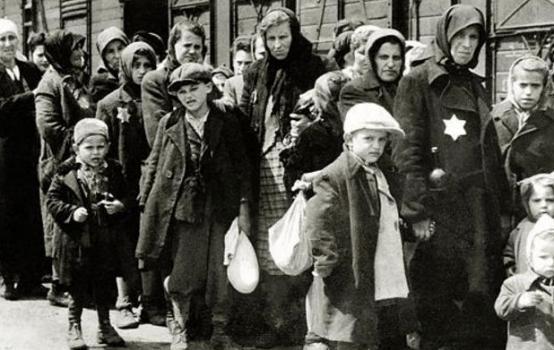 二战时納粹党的头目希特勒, 为何要对犹太人大肆屠杀 有何隐意