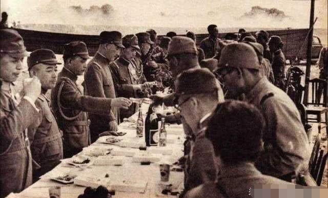 二战日军真是无条件投降？提出了三个条件，保留实力还想东山再起