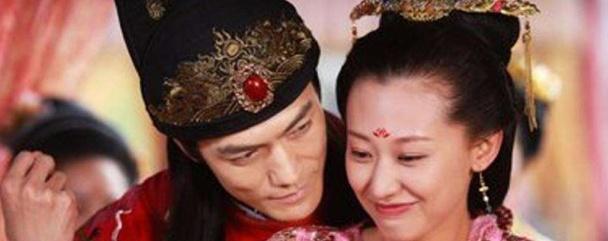 古代小妾很悲惨，命运被他人掌控，正室就寝小妾须在跟前学习