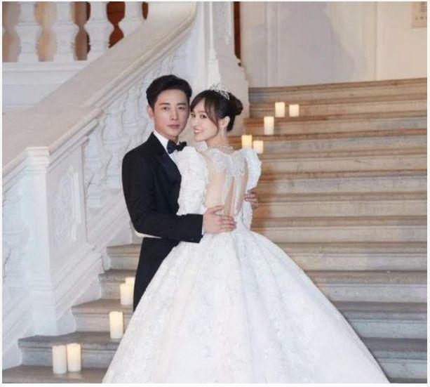 李宇春婚纱照曝光，疑似已经有男朋友？网友评论你美到已经不认识