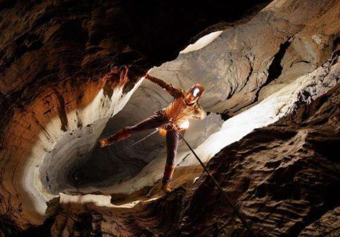 苏联当年挖通地球，为何挖到12262米就不挖了？49年后才真相大白